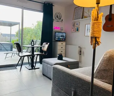 Cuisine ou kitchenette dans l'établissement Studio & Spa La Discrète
