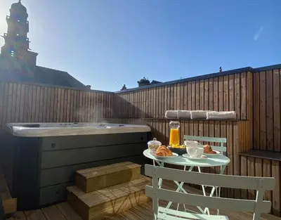 Plan de l'établissement La Maison du Quai Triplex de charme 4 étoiles en hyper centre avec SPA