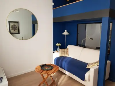 Coin salon dans l'établissement Brest : Beau T1 en centre ville