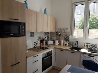 Cuisine ou kitchenette dans l'établissement Brest : Beau T1 en centre ville