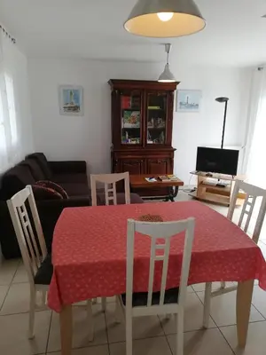 Coin salon dans l'établissement Maison bord de mer