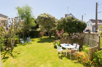 Jardin de l'établissement Au coeur de Tréffiagat - maison pour 6 - 300m de la plage