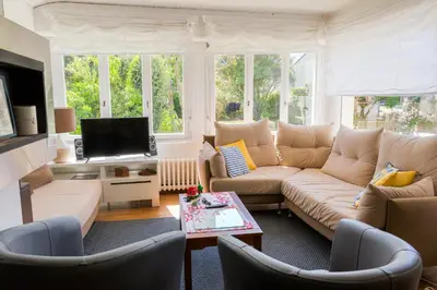 Coin salon dans l'établissement Au coeur de Tréffiagat - maison pour 6 - 300m de la plage