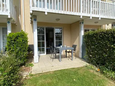 Jardin de l'établissement Appartement à Fouesnant avec piscine chauffée, proche plage et GR34 - FR-1-481-109