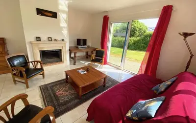 Télévision ou salle de divertissement dans l'établissement CARANTEC MAISON FAMILIALE AVEC JARDIN 9 personnes