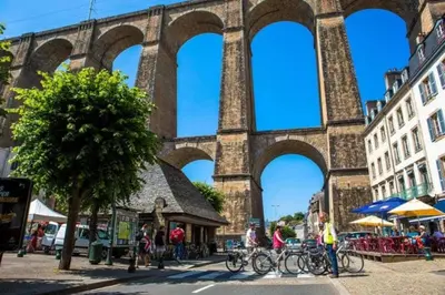 Vélo sur le terrain de l'établissement Maison cocooning vue mer à Barnenez ou dans les environs