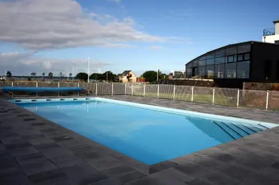 Piscine de l'établissement Residence Thalasso Concarneau ou située à proximité
