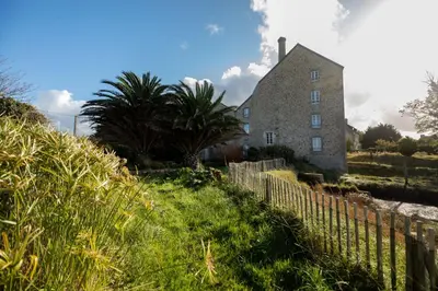Jardin de l'établissement LE MOULIN DU COUFFON