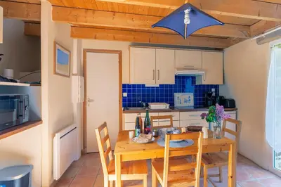 Cuisine ou kitchenette dans l'établissement Ty ar Hezeg