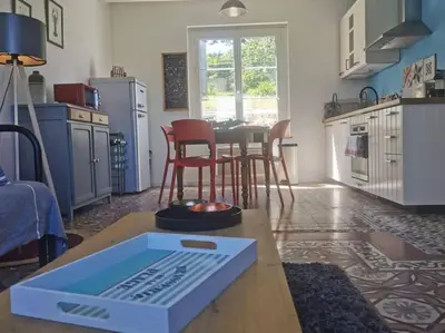Cuisine ou kitchenette dans l'établissement Ti Laouen - maison cocooning vue mer