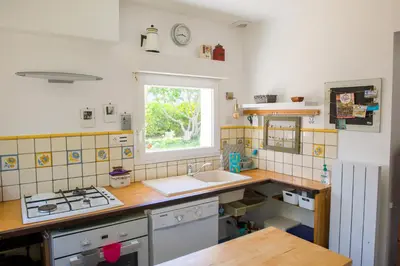 Cuisine ou kitchenette dans l'établissement Maison pour 5 à Kérity les pieds dans l'eau