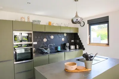 Cuisine ou kitchenette dans l'établissement Charmante maison pour 5 au coeur de Penmarch