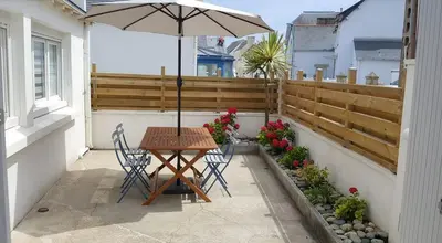 Balcon ou terrasse dans l'établissement Maison de vacances 3* à 50m de la plage