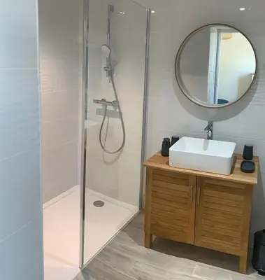 Salle de bains dans l'établissement La Maison Des Sables Blancs