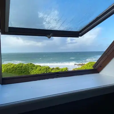 Maison jardin bord de mer Bretagne authentique