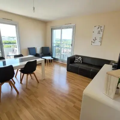 Appartement T5 proche tramway