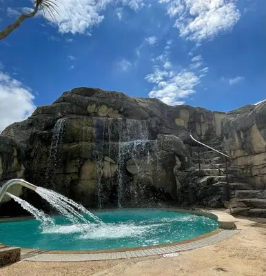 Piscine de l'établissement Mobilhome tout confort M9 domaine de Lanniron ou située à proximité