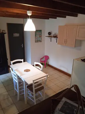 Cuisine ou kitchenette dans l'établissement Vacances au calme