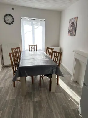 Plan de l'établissement Charmante maison de ville avec parking à côté.