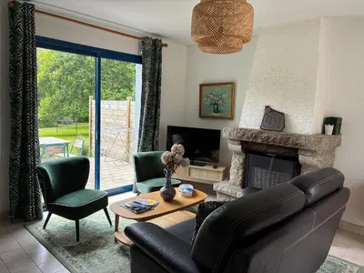 Coin salon dans l'établissement Gîte Maez 4 pers 29450 sizun