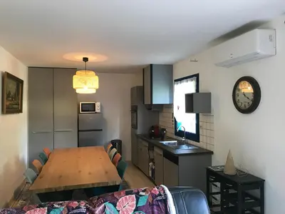 Cuisine ou kitchenette dans l'établissement Gîte Milin à Sizun Hébergement Confortable pour 7 pers