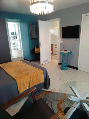 Télévision ou salle de divertissement dans l'établissement T1bis, 100m de la belle plage de Morgat