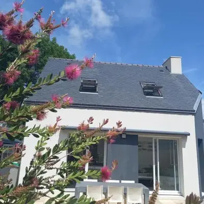 Maison tout confort au calme à 300m de la mer et du GR34 avec jardin
