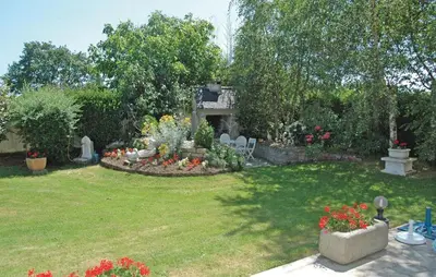 Jardin de l'établissement Holiday Home Menez Rooz - 01