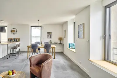 Coin salon dans l'établissement Appartement 4 personnes avec vue mer