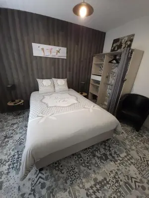 Un ou plusieurs lits dans un hébergement de l'établissement Le Kerdidrouz du Léon 3 chambres, draps fournis, Wi-FI