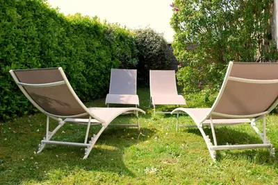 Jardin de l'établissement Ty wezenn MAISON à 30 m de la mer, location du samedi au samedi