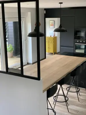 Cuisine ou kitchenette dans l'établissement Ty Marie Neiz Vran - Villa luxe vue mer, 80 mètres de la plage