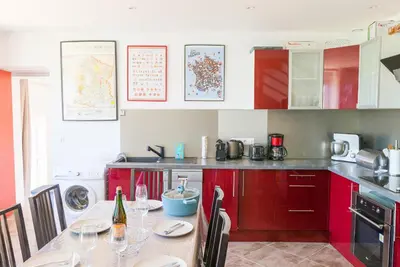 Cuisine ou kitchenette dans l'établissement Vacances pour 8 aux portes du Guilvinec