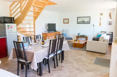 Télévision ou salle de divertissement dans l'établissement Vacances pour 8 aux portes du Guilvinec