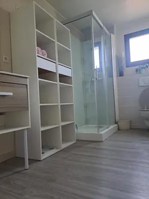 Salle de bains dans l'établissement Villa des 3 chênes