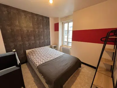 Un ou plusieurs lits dans un hébergement de l'établissement T3 50m2 Lumineux proche mairie - plein centre