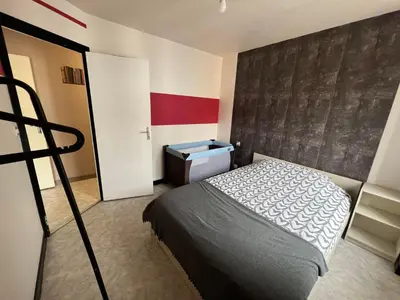 Un ou plusieurs lits dans un hébergement de l'établissement T3 50m2 Lumineux proche mairie - plein centre