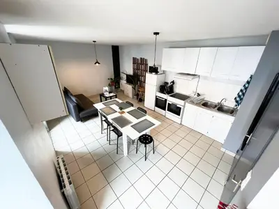 Cuisine ou kitchenette dans l'établissement T3 50m2 Lumineux proche mairie - plein centre