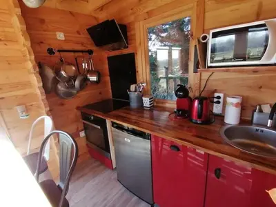 Cuisine ou kitchenette dans l'établissement Lodge Domaine de Kerolivier