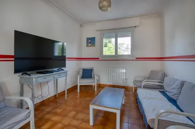 Télévision ou salle de divertissement dans l'établissement Calme et spacieux à 300m de la plage avec 4 sdb - Les 3 pagaies - Stay in Britany