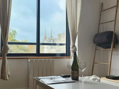 Boissons dans l'établissement Quimper: T3 avec vue cathédrale proche gare