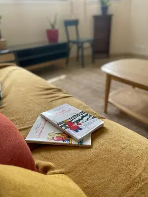 Coin salon dans l'établissement Ty Cèdre