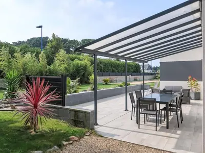 Jardin de l'établissement Holiday Home Palet Breton by Interhome