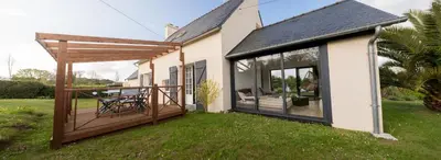 Jardin de l'établissement Belle villa à 150m de la plage.