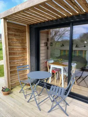 Balcon ou terrasse dans l'établissement Au Dolmen de Kerhus 