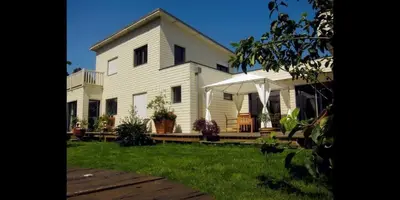 Jardin de l'établissement Maison avec Spa en bord de mer