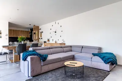 Coin salon dans l'établissement La Villa d'Ezer - Maison contemporaine 4-6 pers