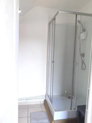 Salle de bains dans l'établissement Chez la Québécoise - chambre d'hôtes
