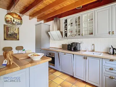 Cuisine ou kitchenette dans l'établissement Ty Lora - Isolée en bord de mer