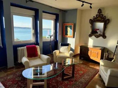 Coin salon dans l'établissement Kermartin - Maison de famille avec vue sur la baie de Morlaix